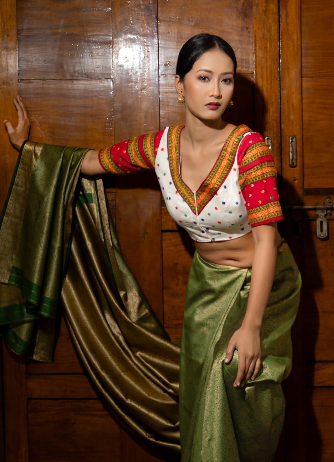 V-NECK BLOUSE WITH TRADITIONAL PATTERNS OF TRIPURA