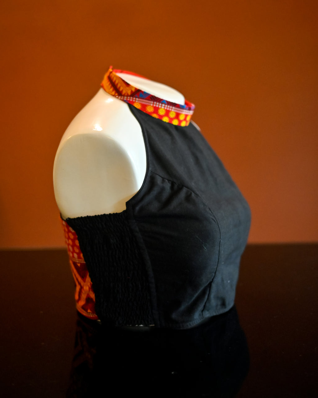 HALTER NECK STRETCHLINE BLOUSE IN MISING DESIGN