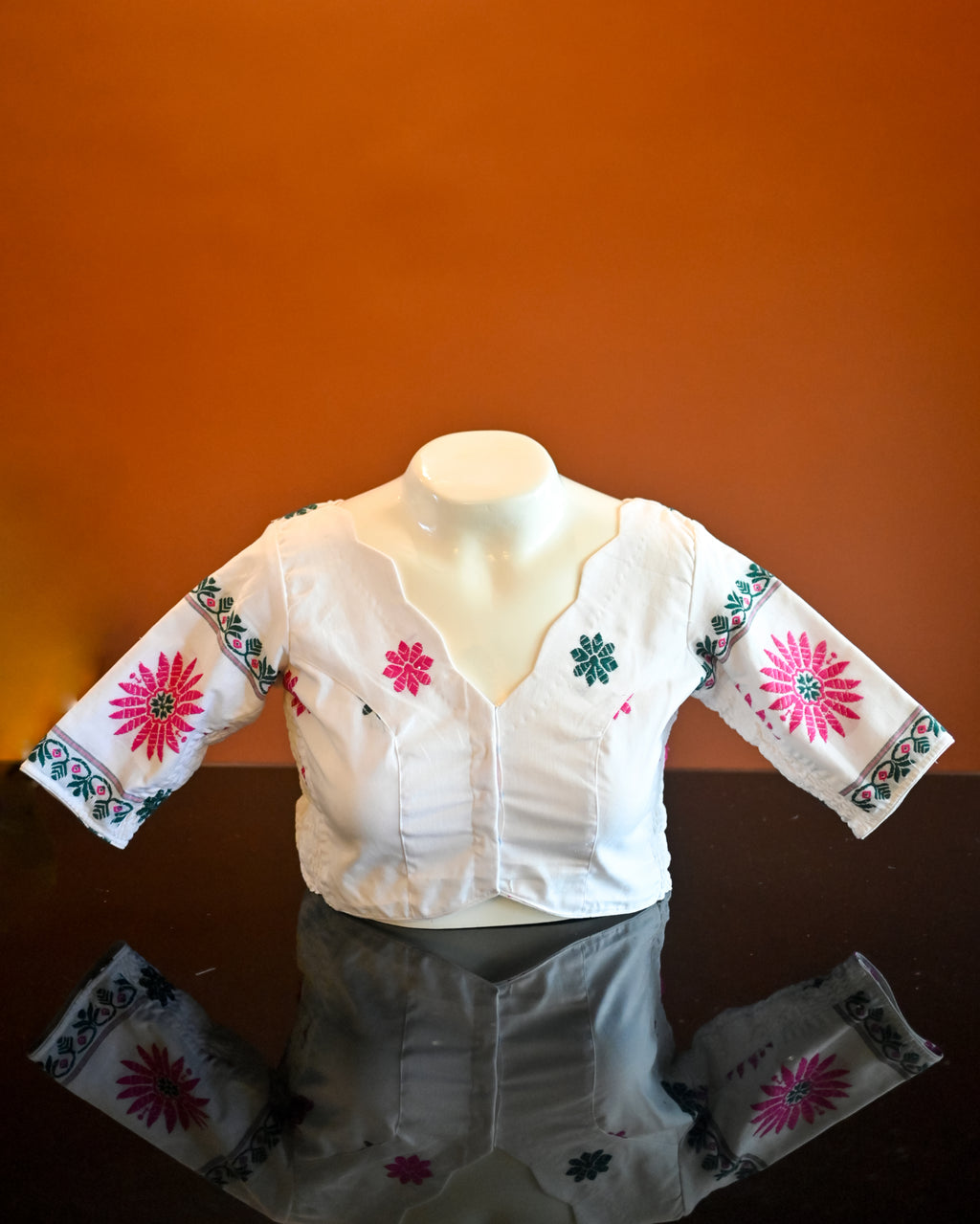 V NECK STRETCHLINE BLOUSE IN BUTA DESIGN