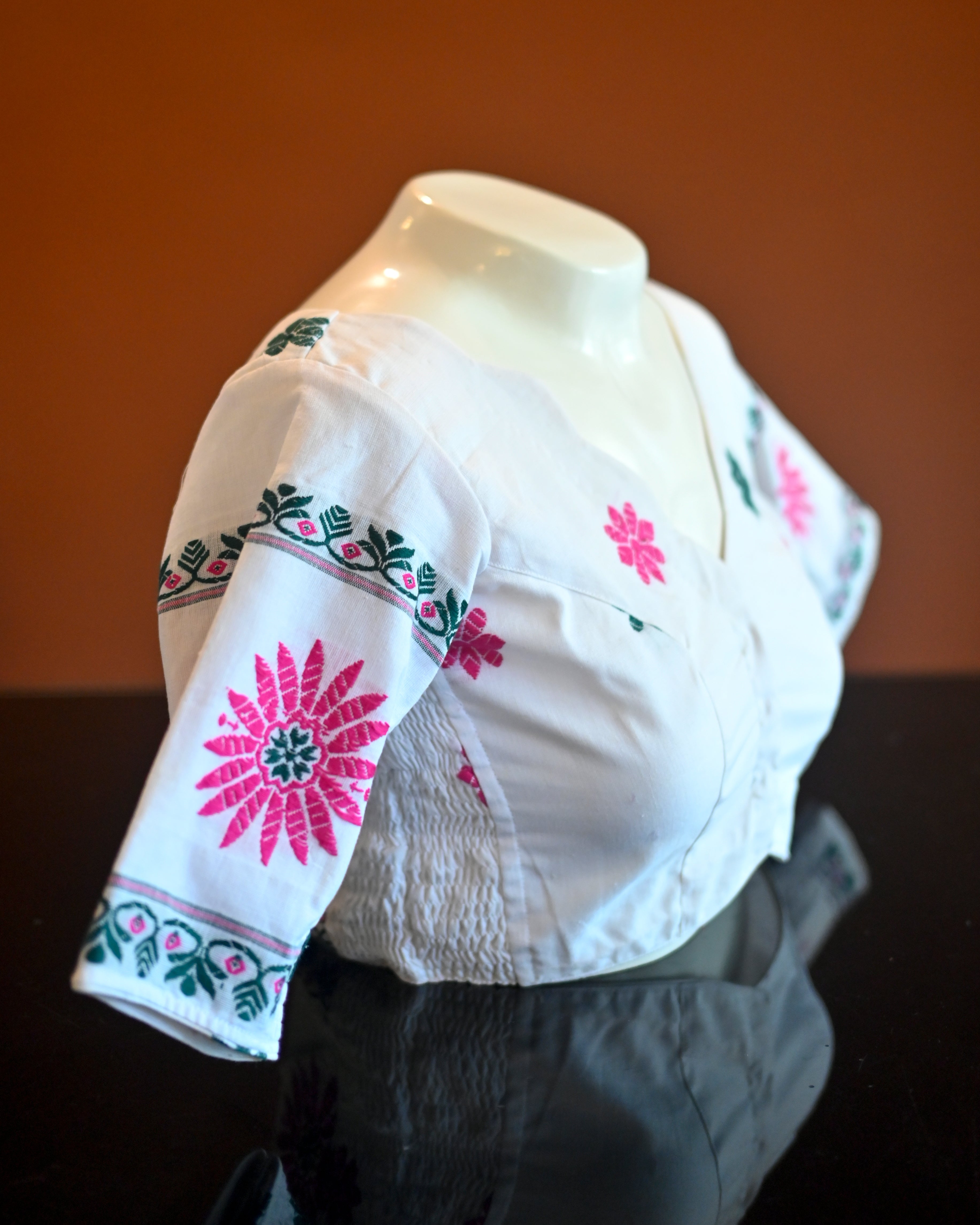 V NECK STRETCHLINE BLOUSE IN BUTA DESIGN