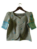 COTTON  TOP WITH TRADITIONAL MOTIFS