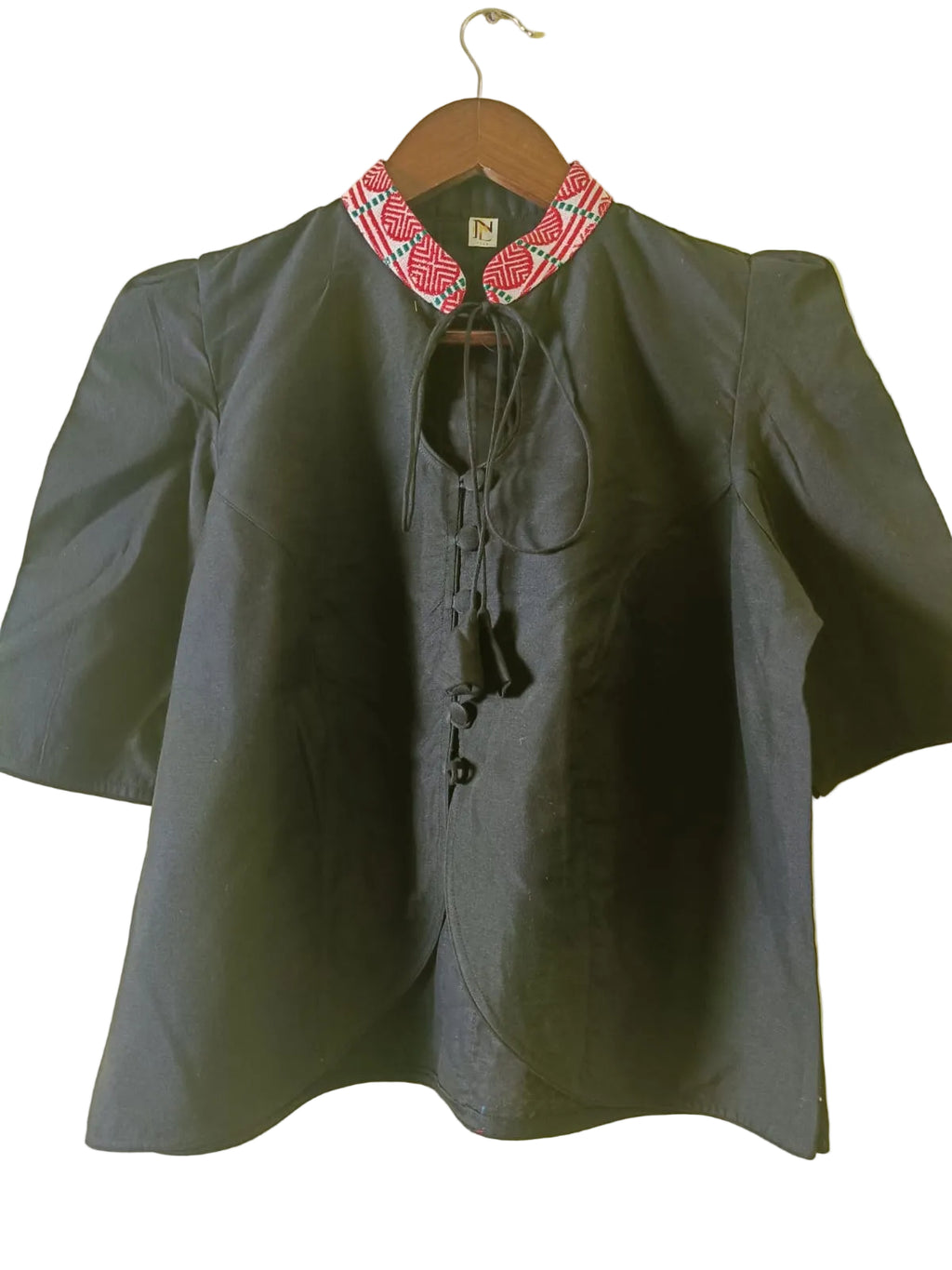 COTTON  TOP WITH TRADITIONAL MOTIFS