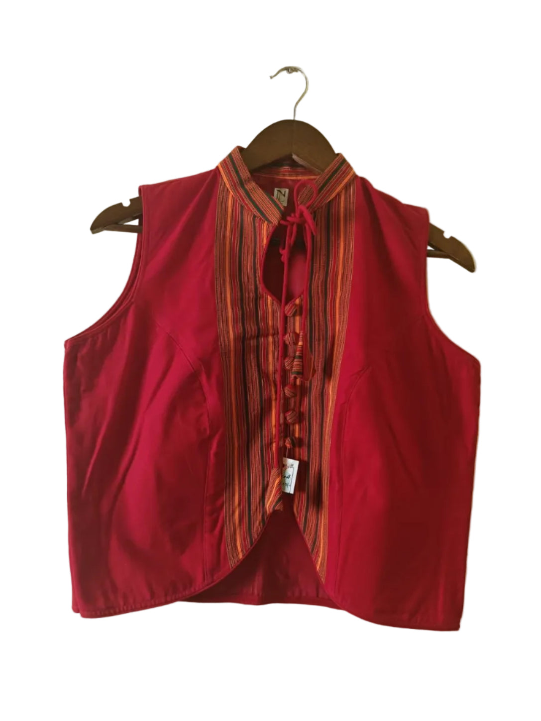 COTTON  TOP WITH TRADITIONAL MOTIFS