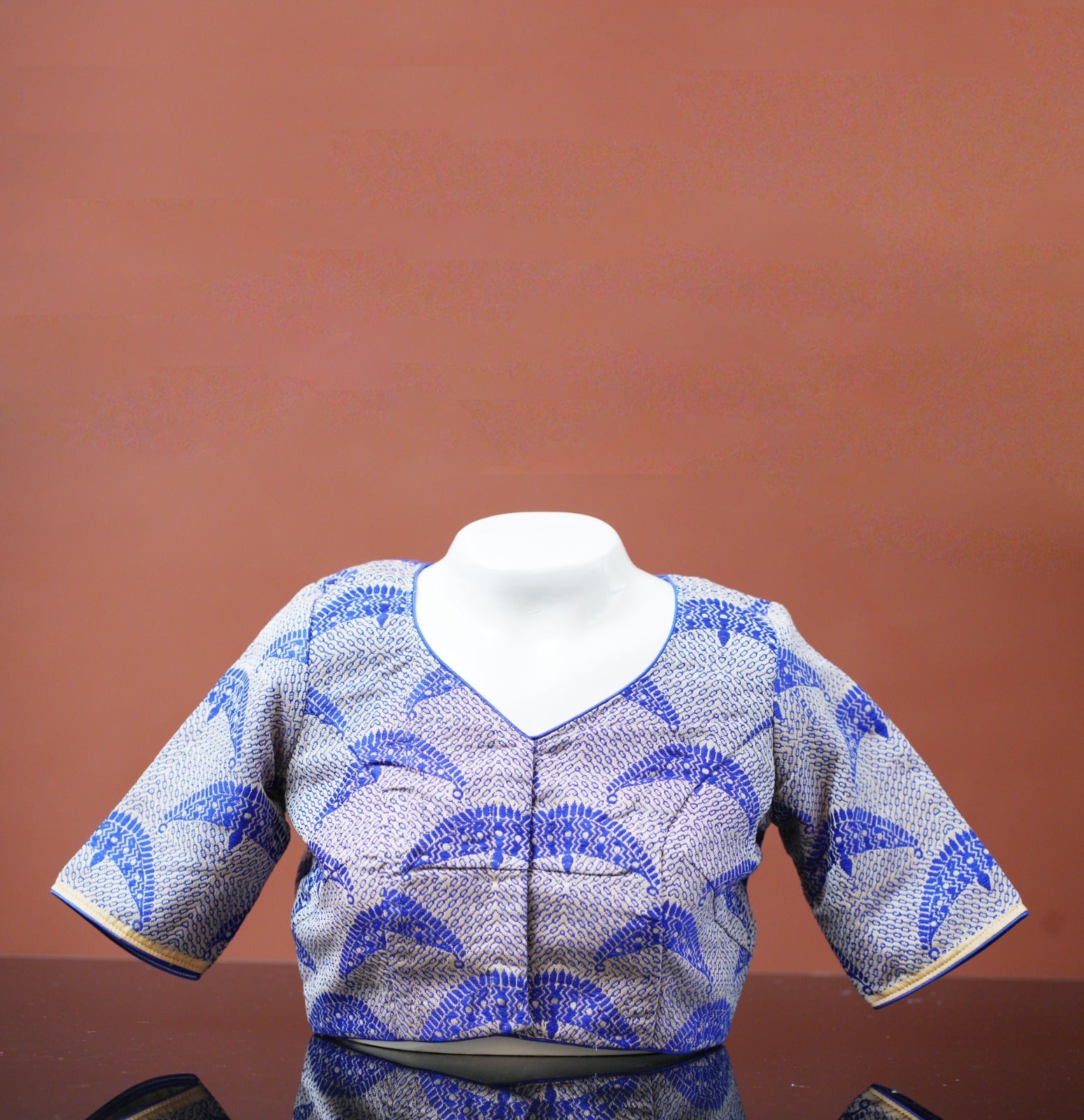 V-NECK BLOUSE WITH JOON BIRI MOTIF