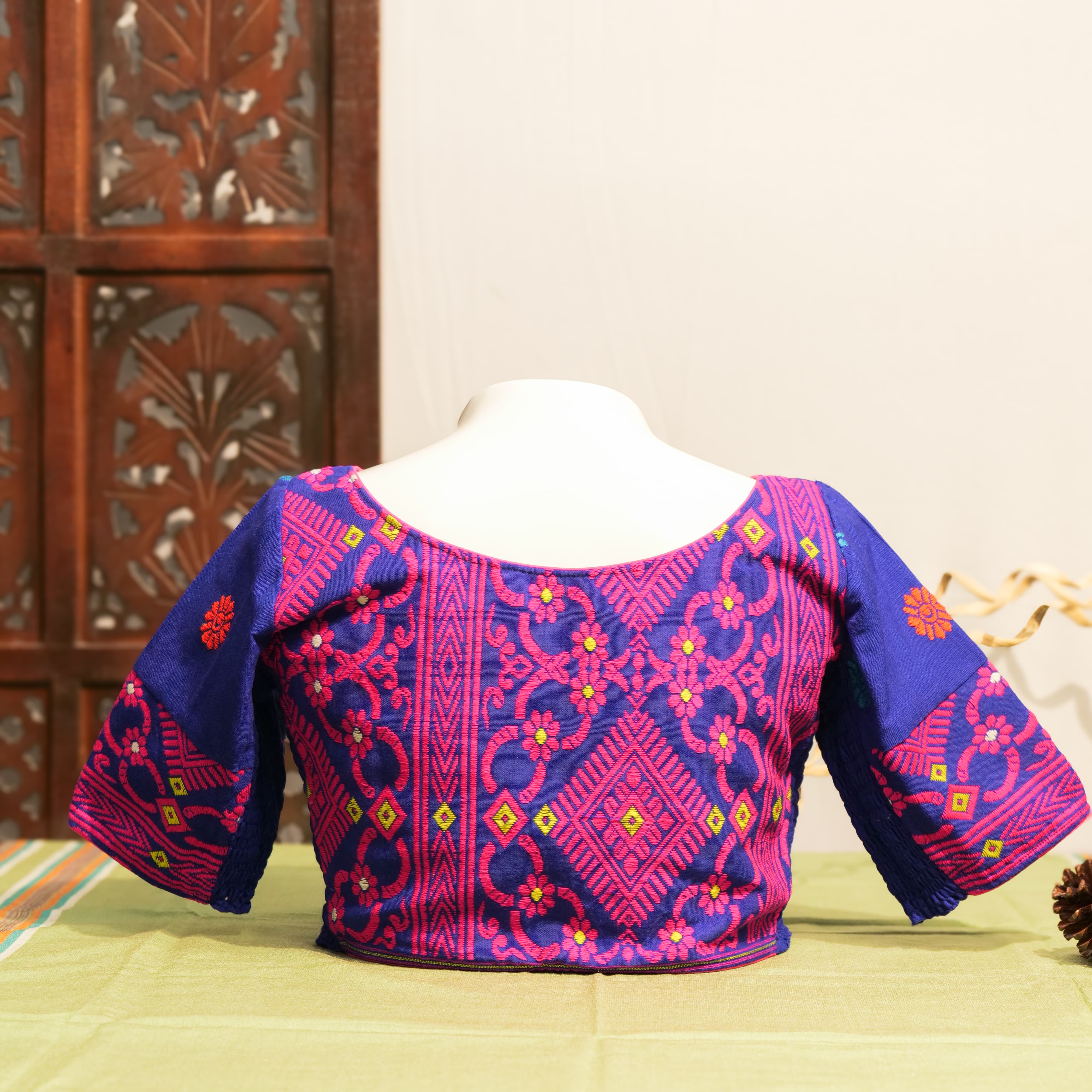 STRETCHLINE BLOUSE WITH KARBI MOTIF